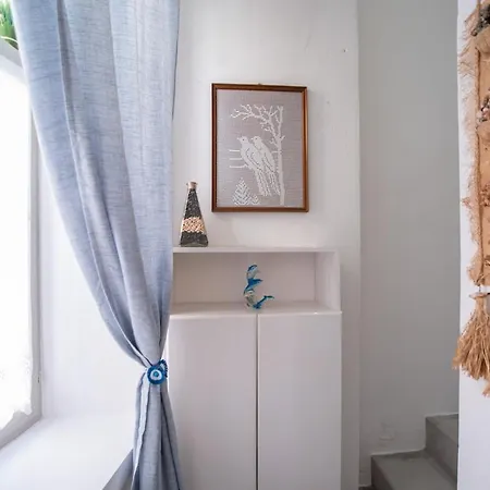 The Quiet Corner Of Skopa Street פארוס